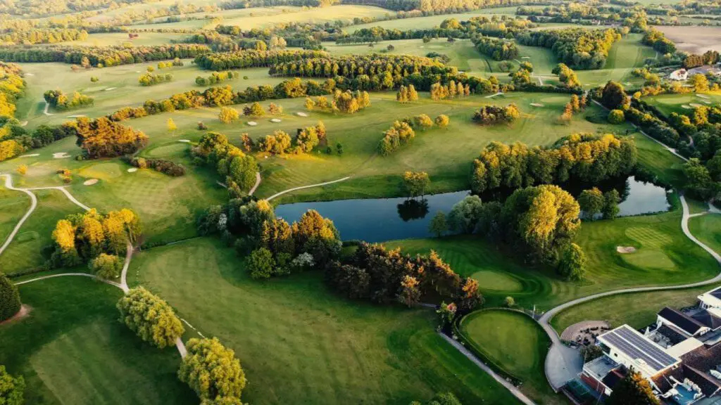 Which Country Has The Most Golf Courses In The World